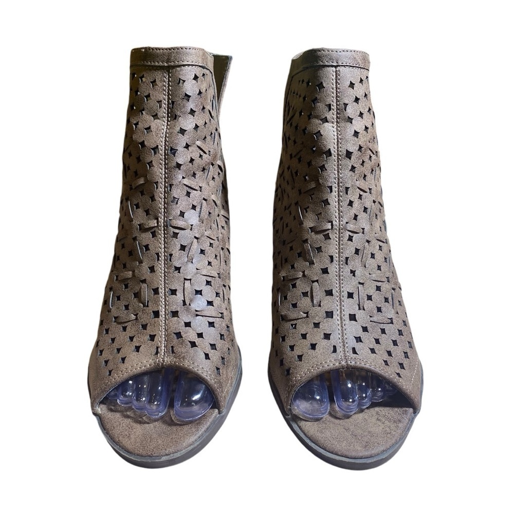 Sugar Valentina 10M Perforated Cut Out Peep Toe Ankle Booties Boots Faux Leather
